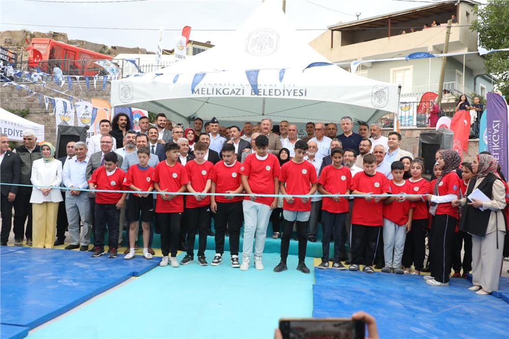 Melikgazi Belediyesi Mimarsinan ERVA Spor Okulları açıldı