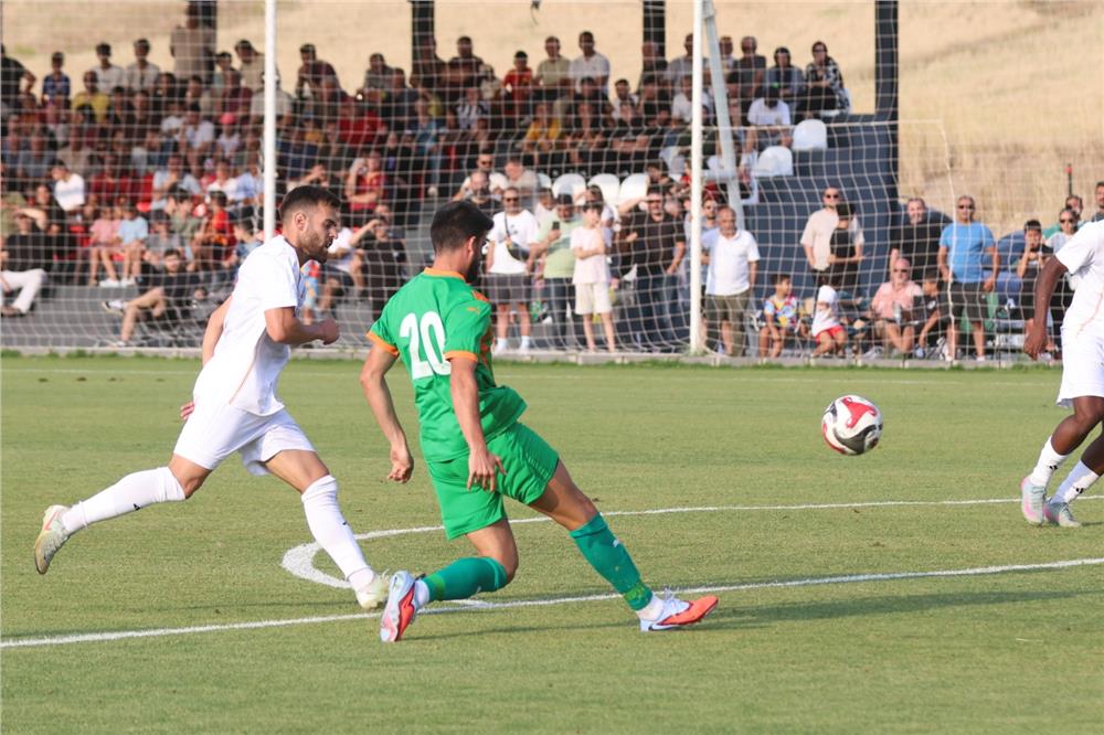 Kayserispor, Alanyaspor ile hazırlık maçı yaptı Kayserispor, Alanyaspor ile hazırlık maçı yaptı