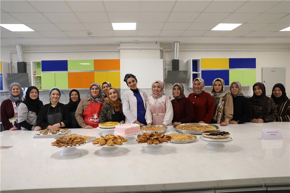 Kocasinan Akademi, kadınlara altın bilezik oluyor