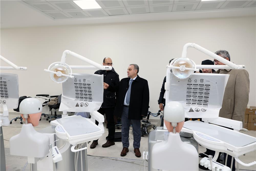 Rektör Prof. Dr. Altun, yeni Diş Hastanesi binasını inceledi