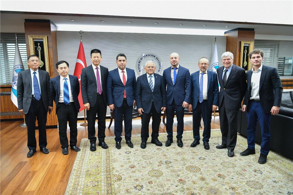 Başkan Büyükkılıç, yerli ve yabancı yatırımcıları ağırladı