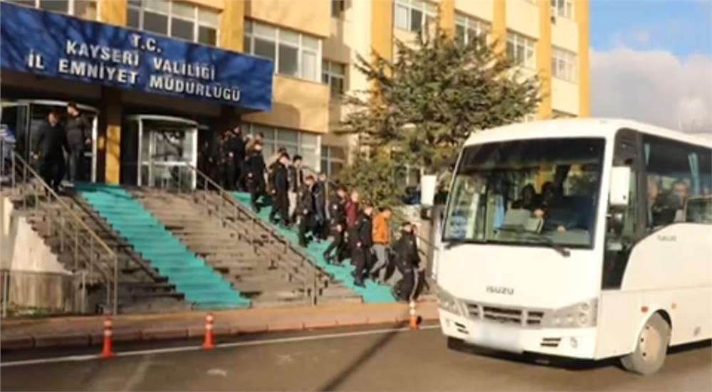 FETÖ operasyonunda gözaltına alınan 54 şüpheli tutuklandı