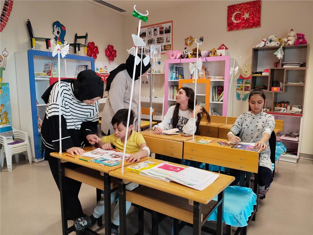 Kayseri Şehir Hastanesi’nde tedavi gören öğrenciler için 2‘nci dönem başladı