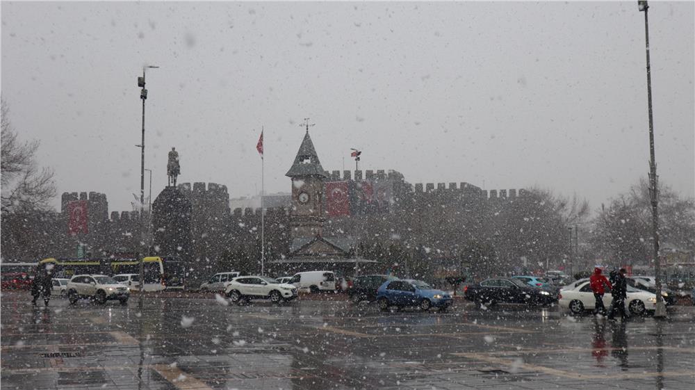 Kayseri’de kar yağışı etkili oldu
