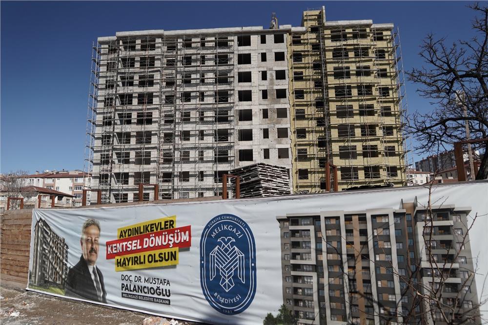 Aydınlıkevler'de kentsel dönüşüm hızla yükseliyor