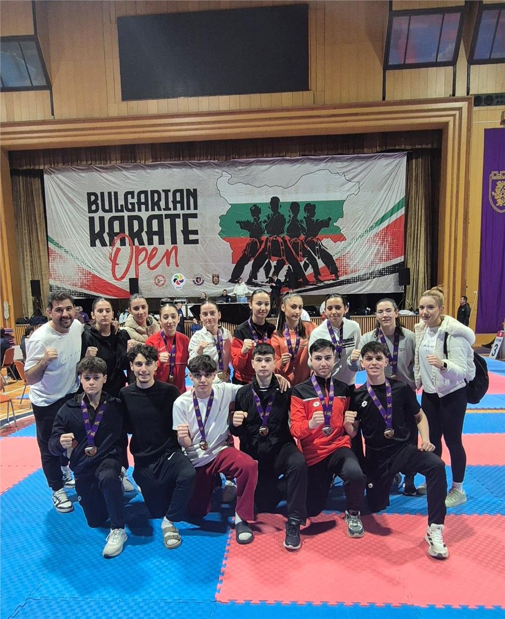 Kayserili karateciler Bulgaristan’dan 10 madalya ile döndü