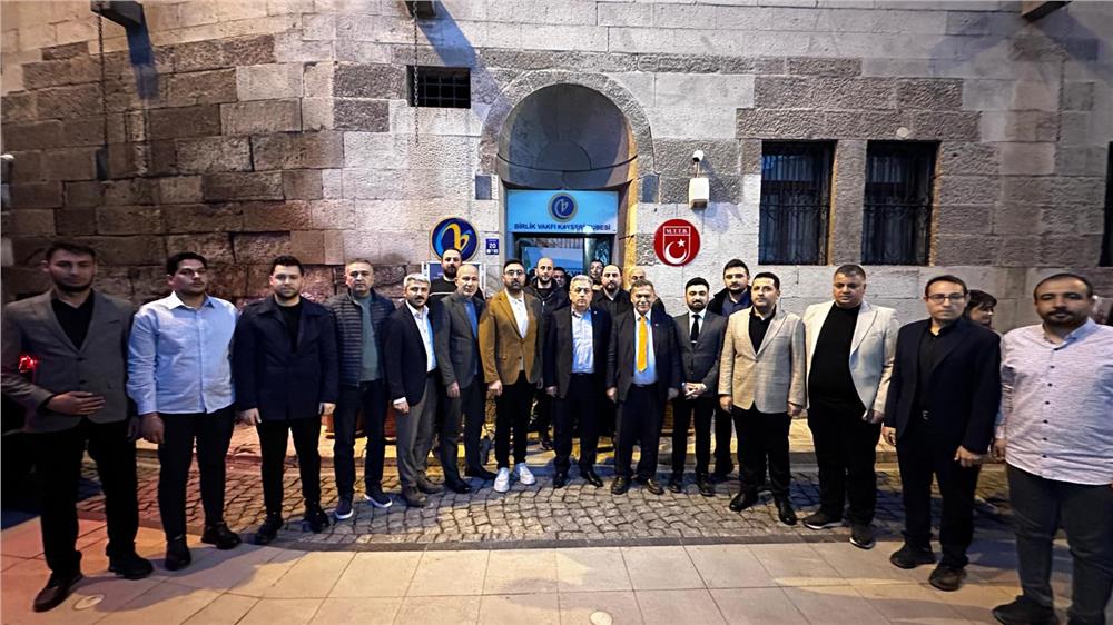 AK Partili Özsoy Birlik Vakfı'na konuk oldu