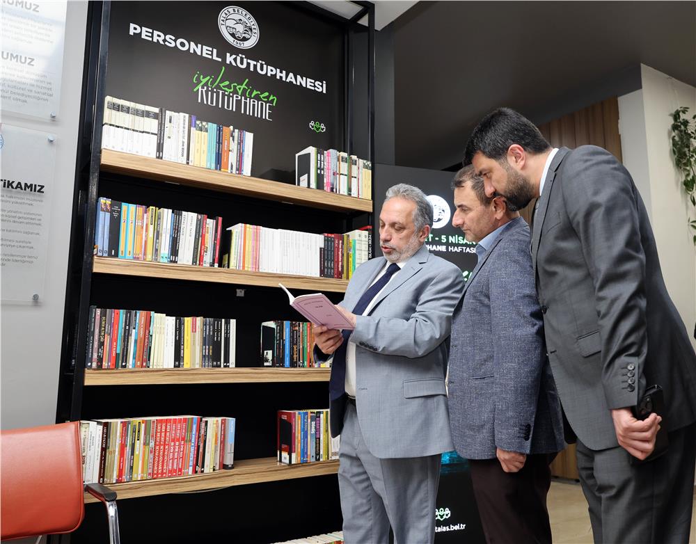 Talas Belediyesi, personeline "İyileştiren Kütüphane" hediye etti