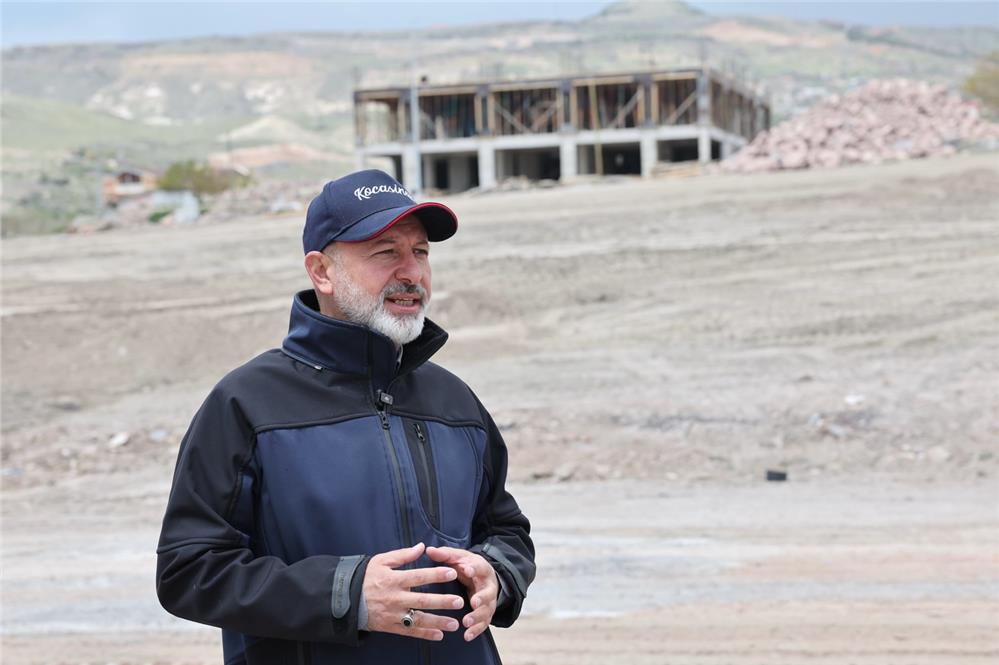 Çolakbayrakdar'dan anahtar teslimi ve dev park müjdesi