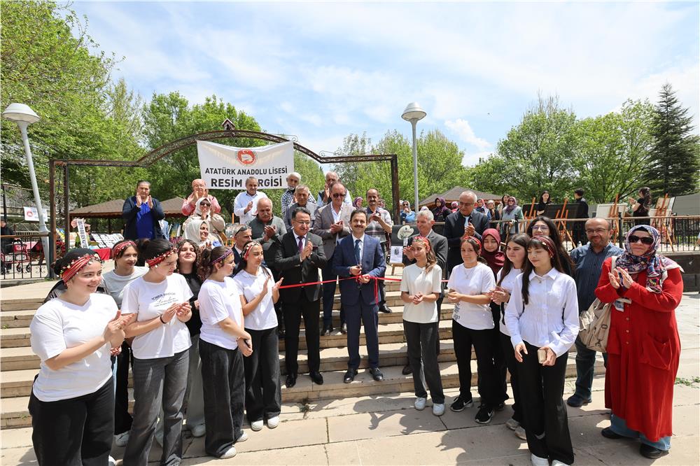 Kayseri'deki huzurevinde iki kuşak sanatla buluştu