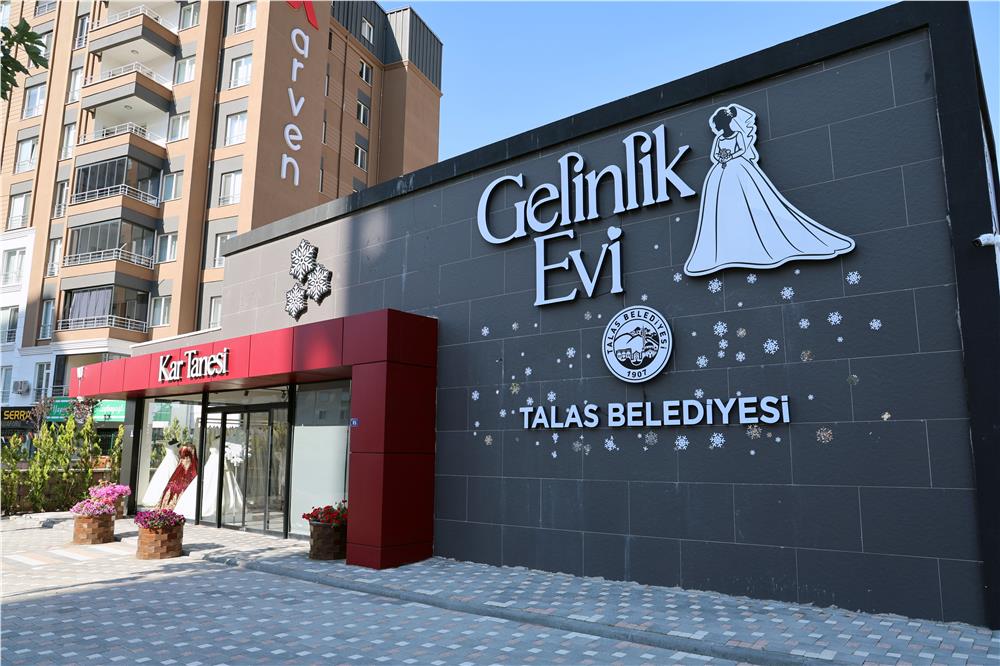 Kar Tanesi Gelinlik Evi'nde yeni sezon heyecanı