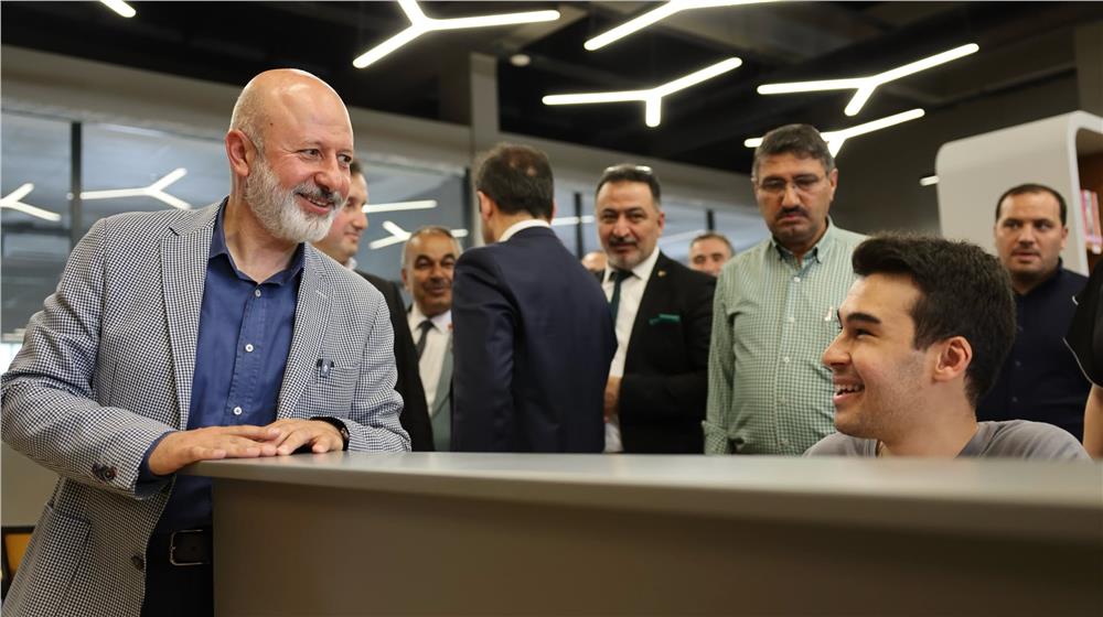 Kayserili gençler Sinan Kütüphanelerinde geleceğe hazırlanıyor