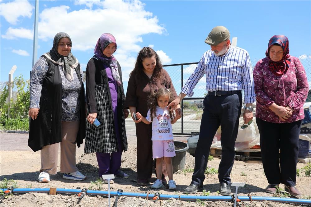 Kayseri'nin merkezinde 60 bin fideli tarımsal üretim