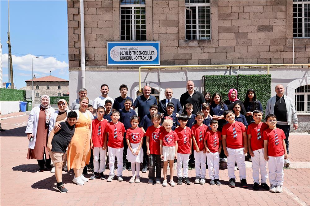 Rektör Prof. Dr. Altun’dan özel öğrencilere ziyaret