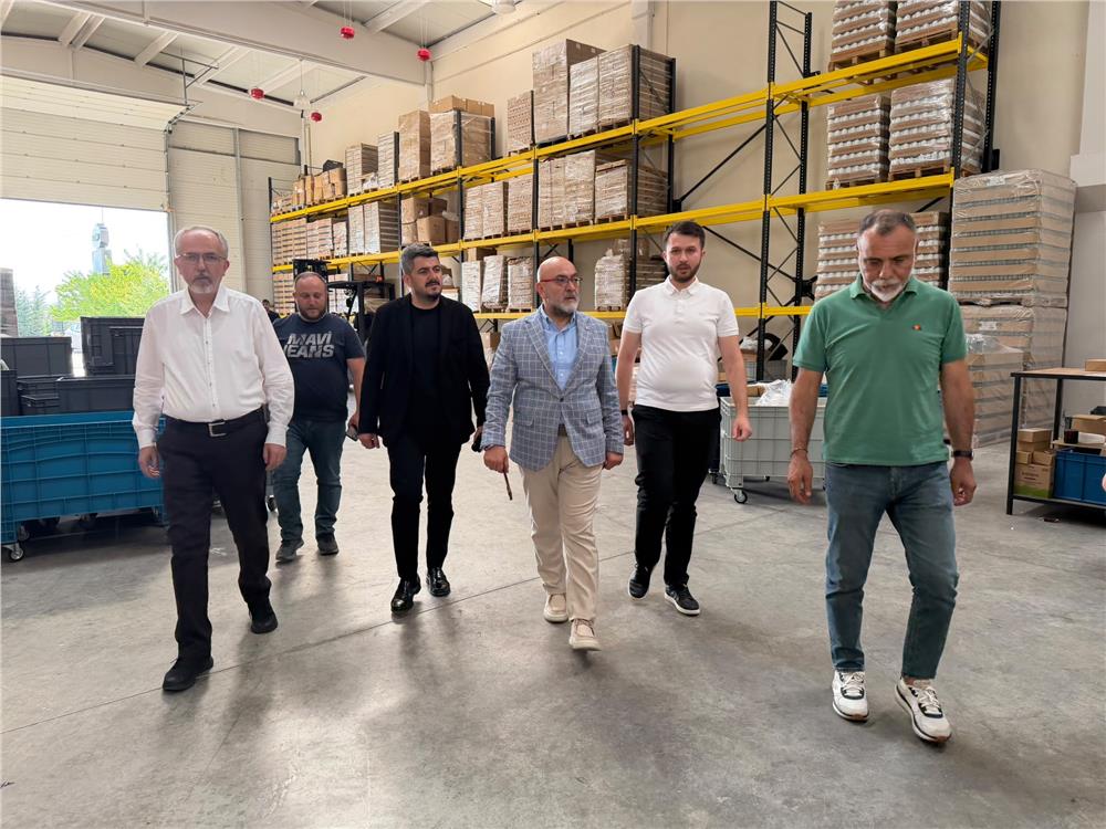 AK Partili Cıngı, Auaran Kozmetik'i ziyaret etti