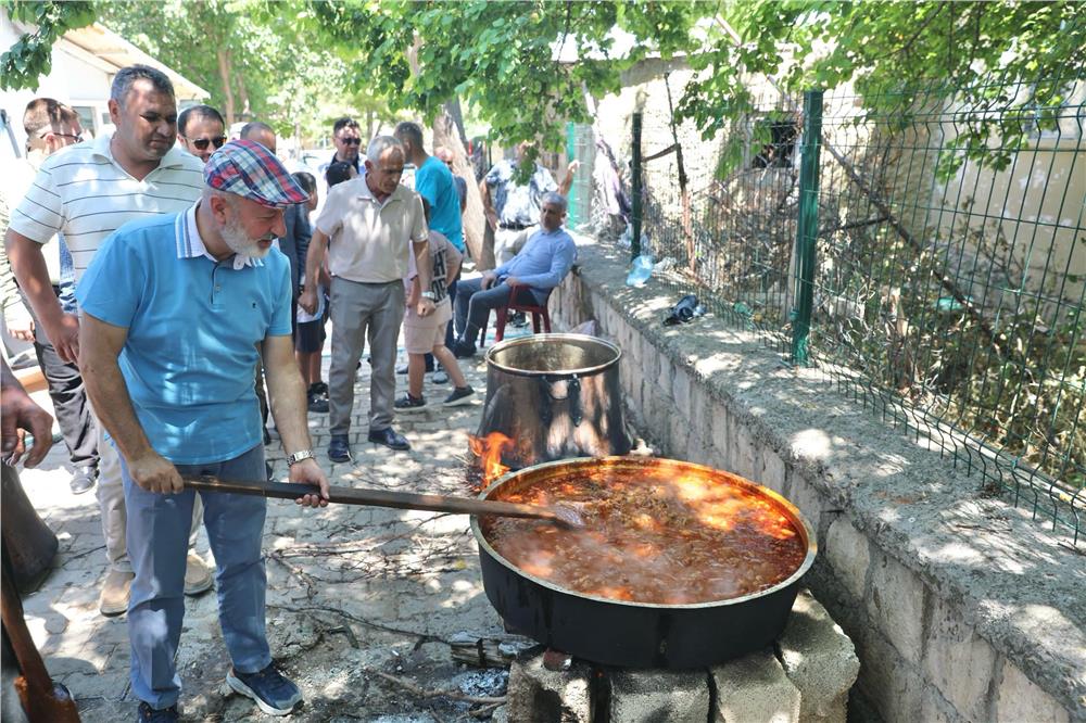 Çolakbayrakdar, Obruk'ta Sıla-i rahim buluşmasına katıldı