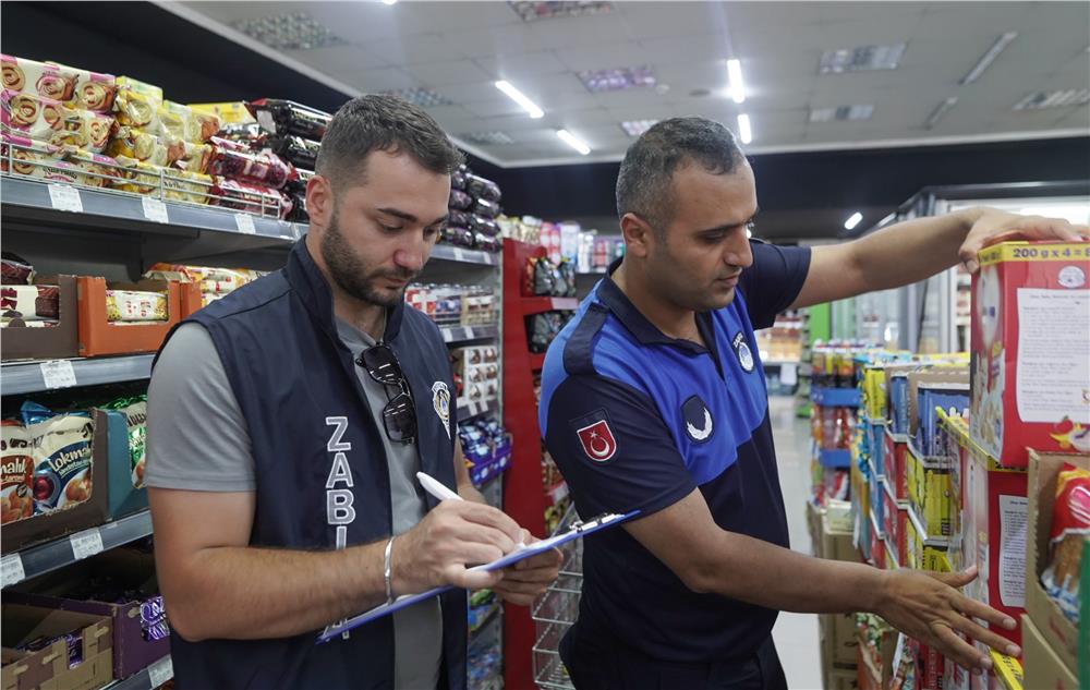 Melikgazi zabıta ekiplerinden marketlere sıkı denetim