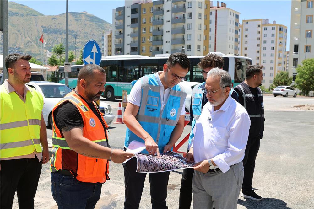 Talas'ta asfalt yılı hız kesmeden devam ediyor