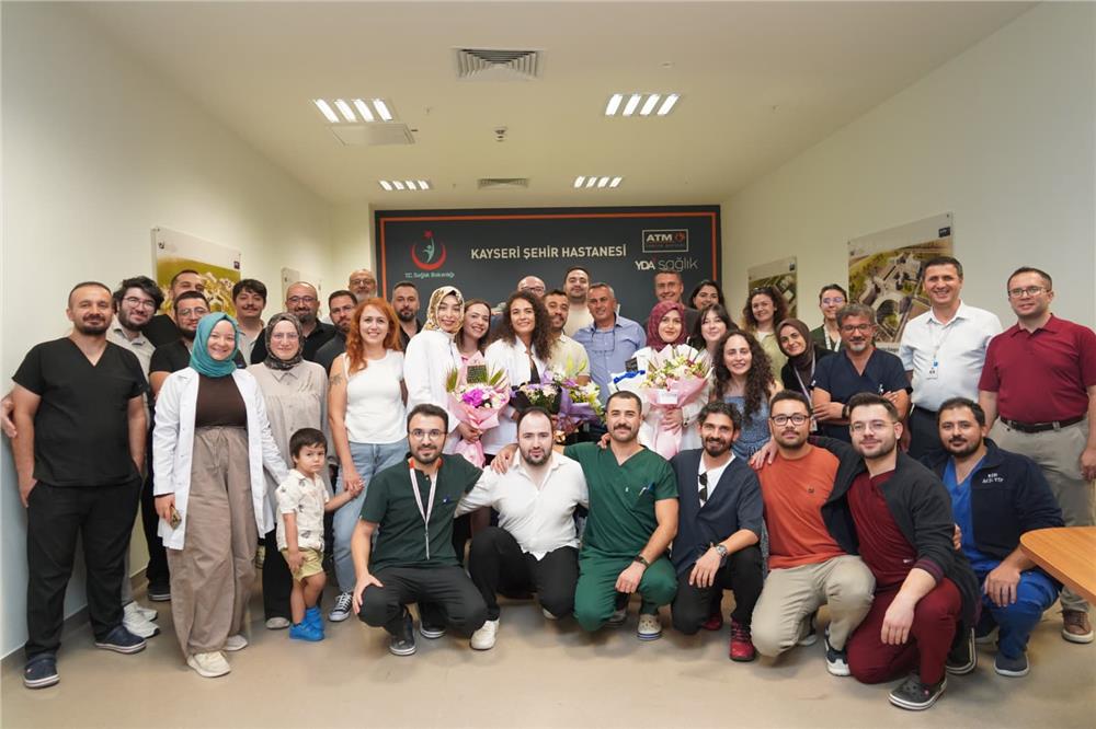 Kayseri Şehir Hastanesi Acil Tıp Kliniği’nde 3 kadın hekim uzman oldu