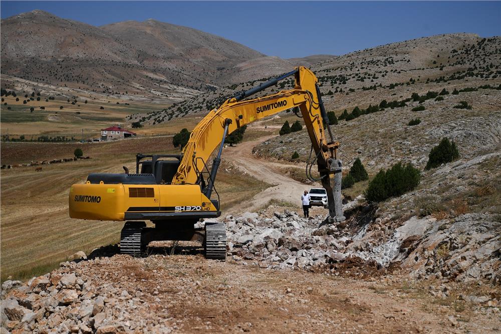 Sarız ve Pınarbaşı kırsalında ulaşım hamlesi