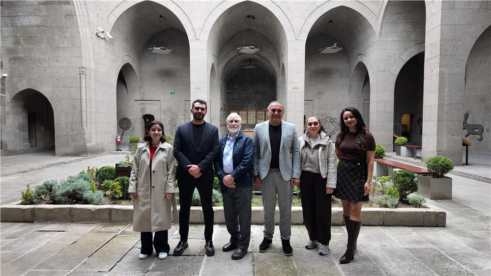 Dünyaca ünlü ABD'li profesör, Kayseri'deki tarihî mirasa hayran kaldı