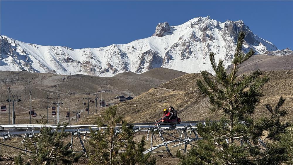 Erciyes'te dağ kızağında montaj tamamlandı, test sürüşleri başladı